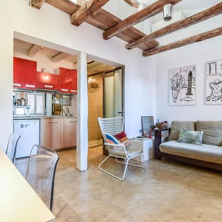 Apartamento En La Plaza De Lavapies Para 4 Personas Madrid Exterior photo