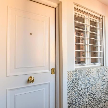 Apartamento En La Plaza De Lavapies Para 4 Personas Madrid Exterior photo