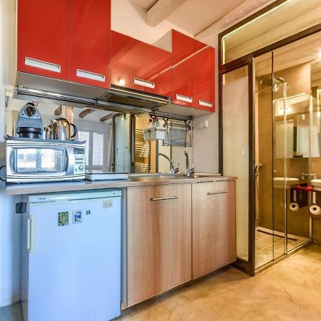 Apartamento En La Plaza De Lavapies Para 4 Personas Madrid Exterior photo
