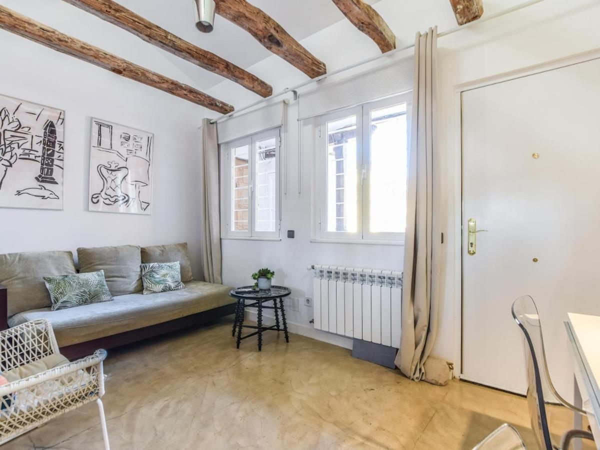 Apartamento En La Plaza De Lavapies Para 4 Personas Madrid Exterior photo
