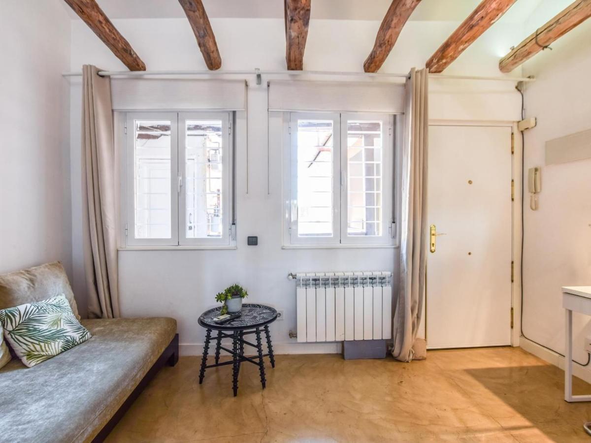 Apartamento En La Plaza De Lavapies Para 4 Personas Madrid Exterior photo