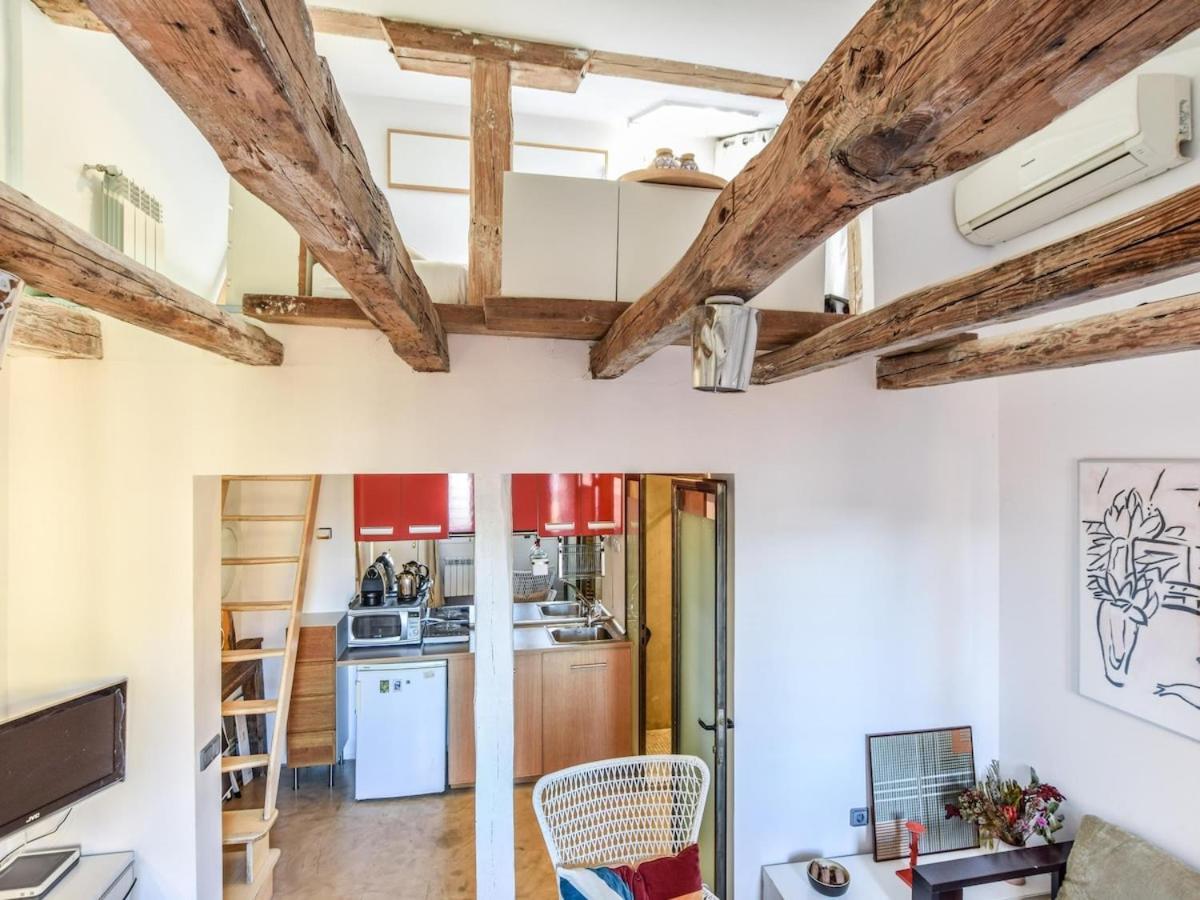 Apartamento En La Plaza De Lavapies Para 4 Personas Madrid Exterior photo