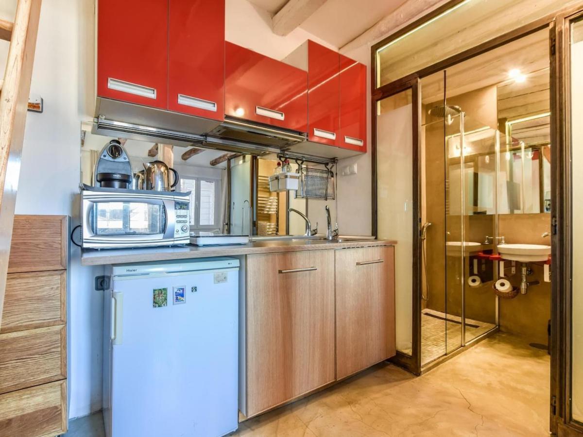 Apartamento En La Plaza De Lavapies Para 4 Personas Madrid Exterior photo