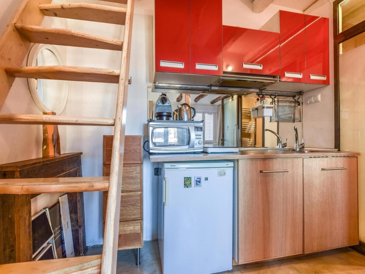 Apartamento En La Plaza De Lavapies Para 4 Personas Madrid Exterior photo