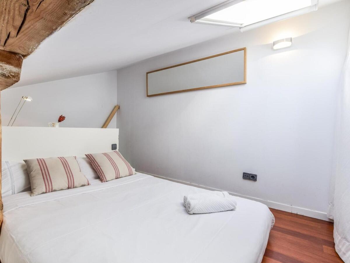 Apartamento En La Plaza De Lavapies Para 4 Personas Madrid Exterior photo